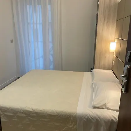 Hotel & Carinthia S